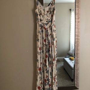 Jumpsuit with slit on both legs AE